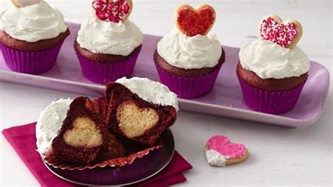 how to make surprise inside cupcakes aka piñata cupcakes