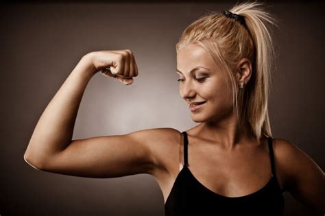 5 Best Arm Workouts For Women To Reduce Arm Fat And Get