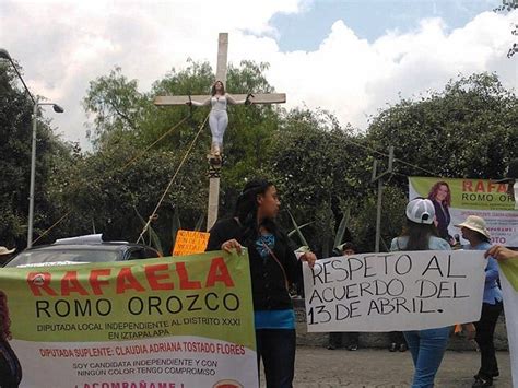 Mexican Election Candidate Rafaela Orozco Romo Crucifies Herself In