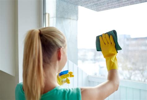 expert tips  clean window panes