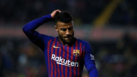 barcelonas rafinha  long term  knee ligament injury sergi roberto    month