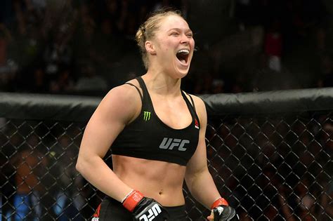 Ronda Rousey Wins Espy For Best Fighter Takes Shots At Floyd