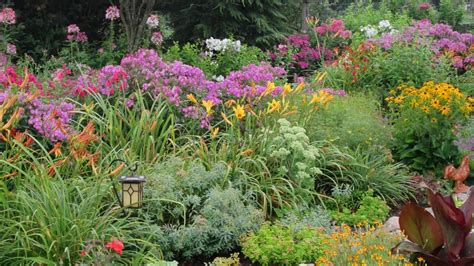 summer garden preparation  easy tips  perk   landscape architectural digest