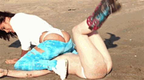 Sahrye Vs Lydia Lesbians Breakup Beach Catfight Slow Motion Walking