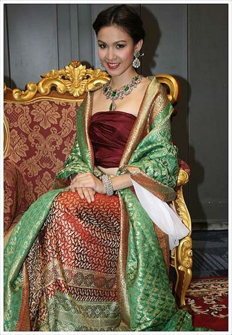 Pin By Anuchytt Inna On Thai Apparel Traditional Dresses