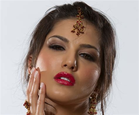 bollywod actress sunny leone hot hd wallpaper download sunny leone hot desktop backgrounds top