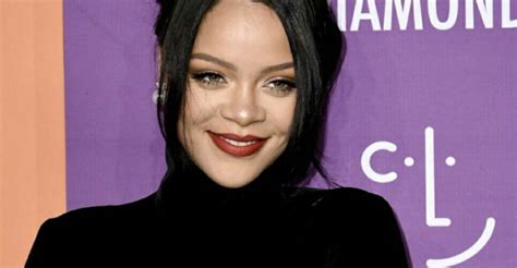 Is Rihanna Pregnant Watch The Video That Has Social Media