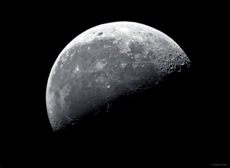 quarter moon  astrophotography  miguel claro