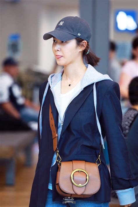 Pin By Hsu Hsin On Airport Fashion Snsd Airport Fashion Kwon Yuri
