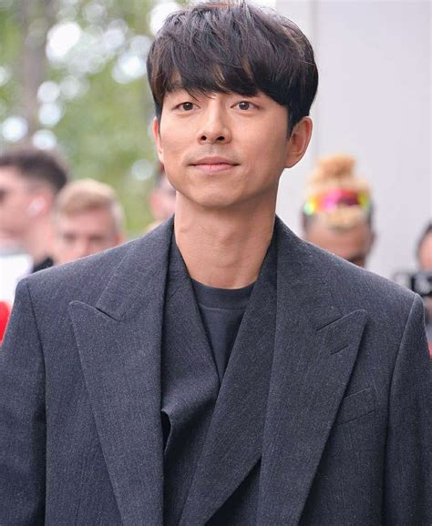 Gong Yoo Mens Spring Summer 2020 Fashion Show For Louis Vuitton In
