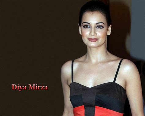 Diya Mirza Hot And Sexy Wallpapers Photos Mytopgallery Latest Bollywood