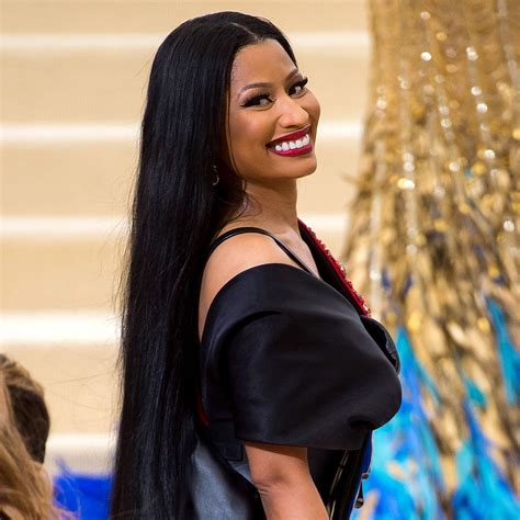 nicki minaj offers  pay fans college tuition student loans