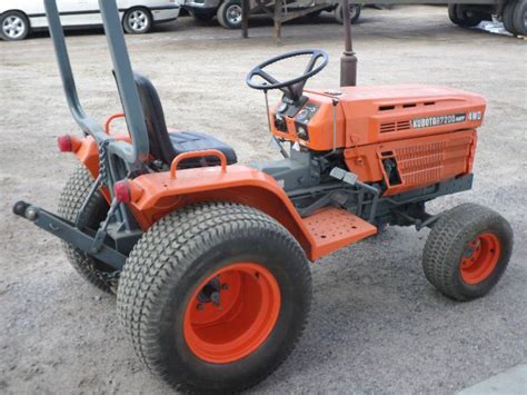Kubota B7200 Hst 4wd Tractor 3 Cyl Le Tractors 2