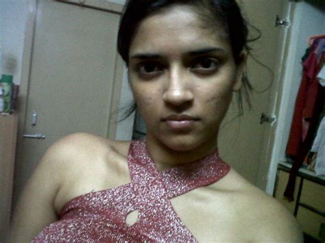 vasundhara kashyap selfies leaked more indian bollywood