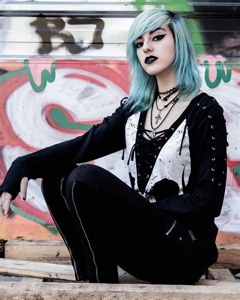 Pin By Golden Man On Gothic Fashion Style Cute Emo Girls Gothic