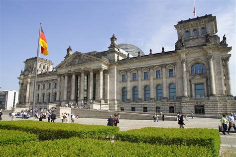 reichstag german parliament building berlin stock photo freeimagescom