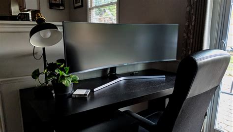 fstoppers reviews  massive   curved samsung monitor   built  creatives fstoppers