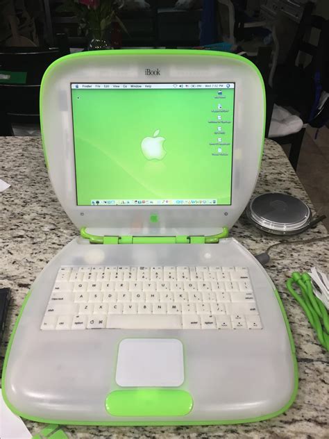 apple  ibook clamshell arrived yesterday absolutely beautiful
