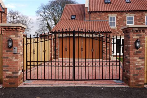 installing driveway gates  homeowners