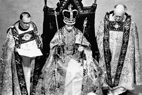 coronation outfits  history  independent