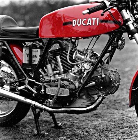 passione rossa rocketgarage cafe racer magazine