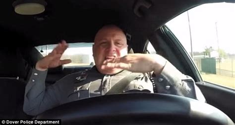 delaware cop caught on dash cam lip synching to taylor swift s shake it off daily mail online