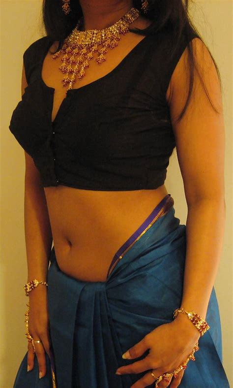 Bhabhi Bra Visible In Blouse Boobs Pop Out From Tight Blouse