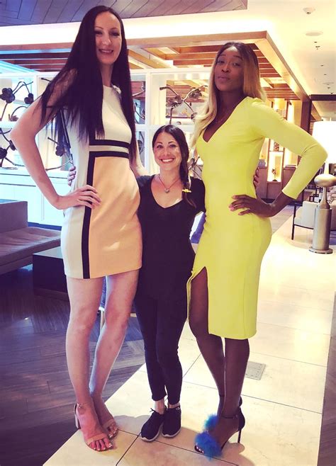 marisa and tall friends by zaratustraelsabio tall women