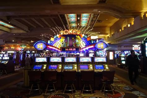 slots machine games categorized   rate   return  player