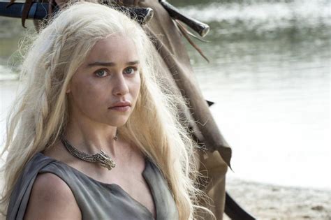 Game Of Thrones Emilia Clarke Dévoile Sa Scène De Sexe