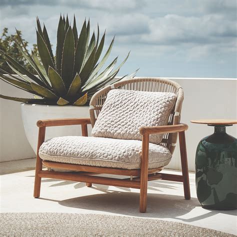 gloster fern   lounge chair luxury outdoor living