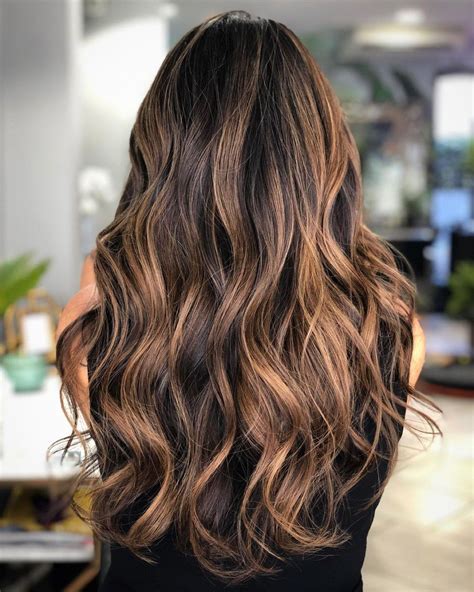 stunning examples  caramel balayage highlights