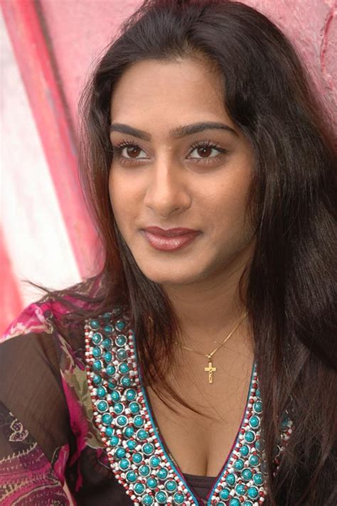 awesome actress photos tv anchor surekha vani hot cleavage stills