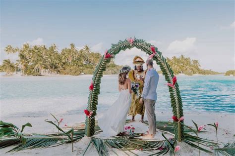 Intimate Ceremony In Bora Bora Destination Wedding Destinations