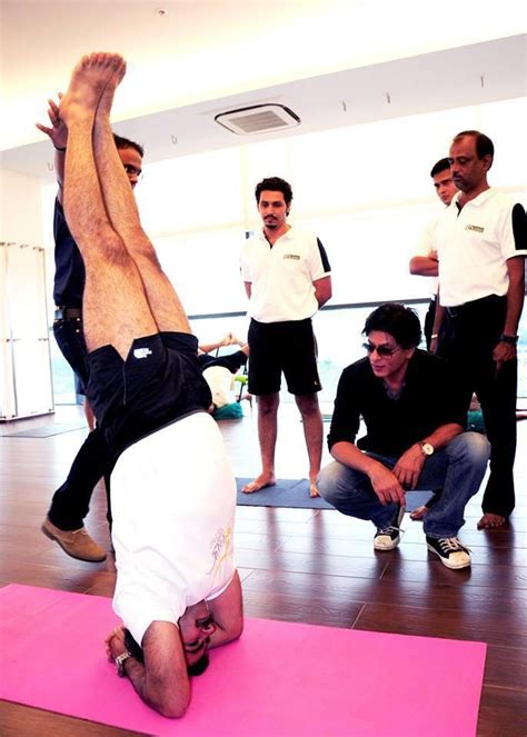 Srk Noticed A Yoga Pose At Prana Yoga Centre In Pune Shahrukh Khan At