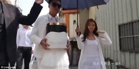 taiwanese man marries late girlfriend s ashes in
