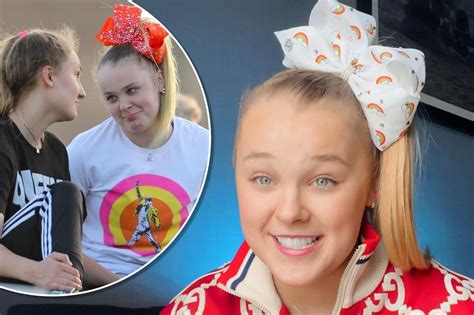 jojo siwa s popularity skyrocketing after coming out