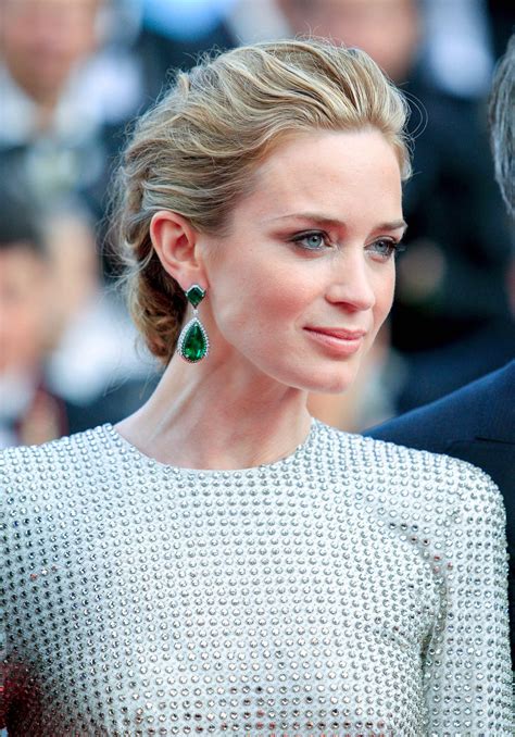 emily blunt hot new full hd images wallpapers and photos