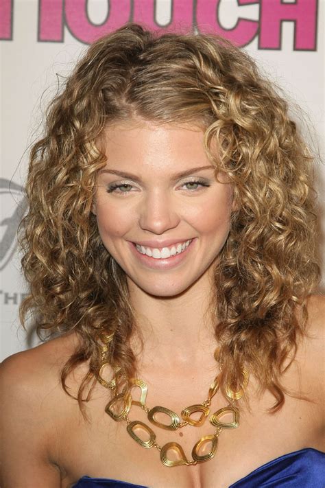 curly hairstyles  women  wow style