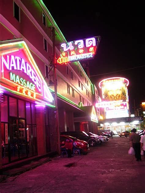 nataree massage parlour in bangkok