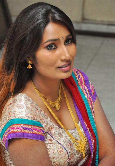 celebrity trends photography swathi naidu enjoyable tamil aunty pundai