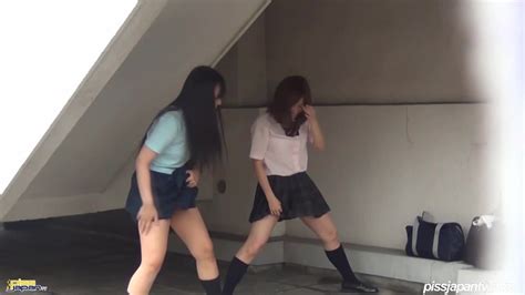 voyeur teen japanese schoolgirls get caught pissing outdoors porndoe
