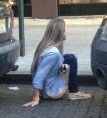 roy hibbert tweets picture  woman pooping  side  road larry