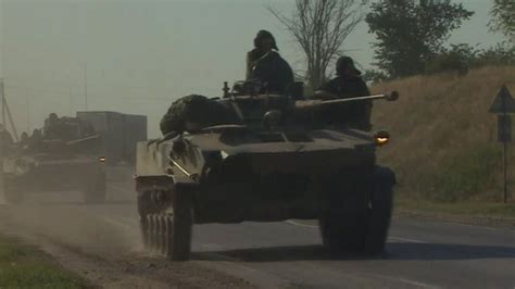 ukraine crisis russia assures   aid convoy bbc news
