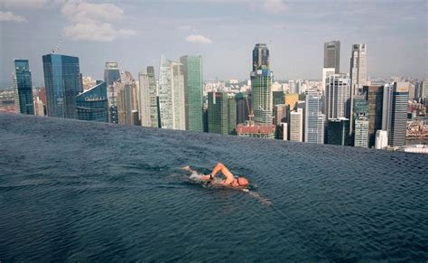 singapoor amazing swimming pools sands hotel singapore sands singapore