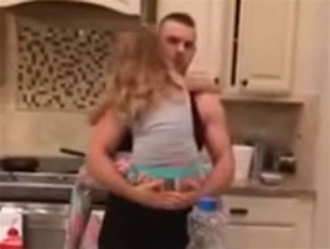 viral tildan de indecente el video de un baile entre padre e hija