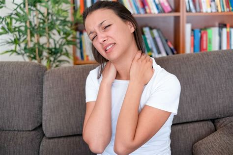 muce vas bolovi  vratu  kicmi evo na koji nacin mozete da se resite tegoba bez upotrebe lekova
