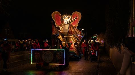beeld emmer compascuum decor van verlichte carnavalsoptocht rtv drenthe