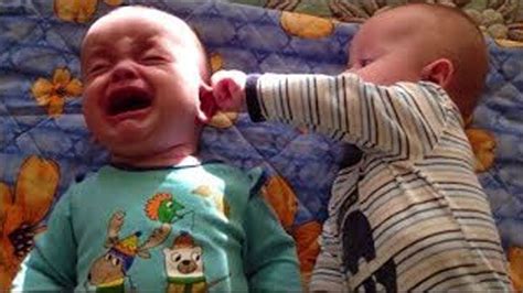 funniest twin babies   fail    laugh  funny babies funny babies twin
