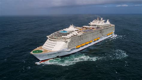 symphony   seas    giant royal caribbean  ship
